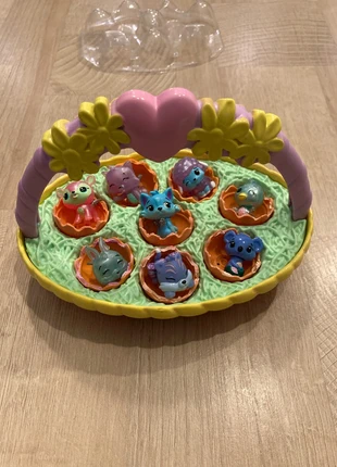 Panier Hatchimalls 8 figurines, marca: spin master, estado: Nuevo sin etiquetas, tamaño: 5 años / 110 cm, 6,00 €, 7,00 € Protección al comprador incluida