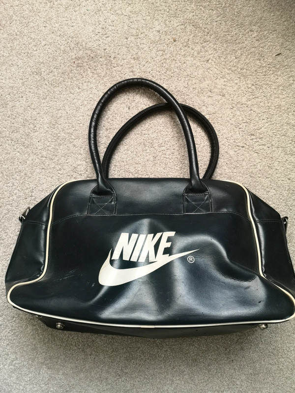 Nike vintage handbag hotsell