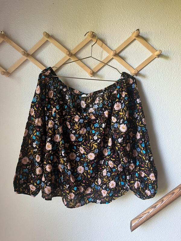 off shoulder floral print top size 0X 2