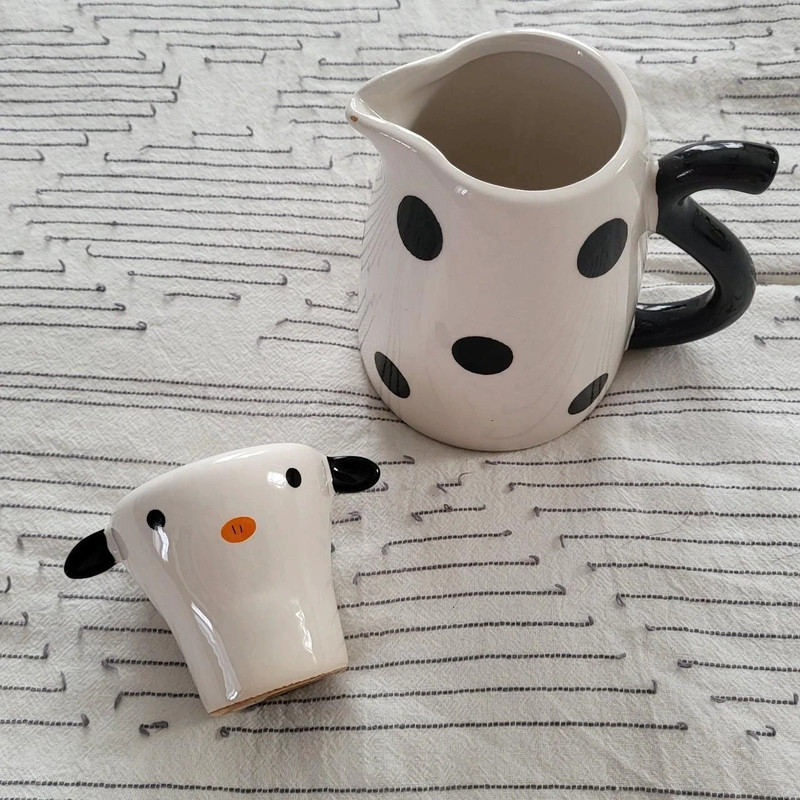 small cow pitcher 2