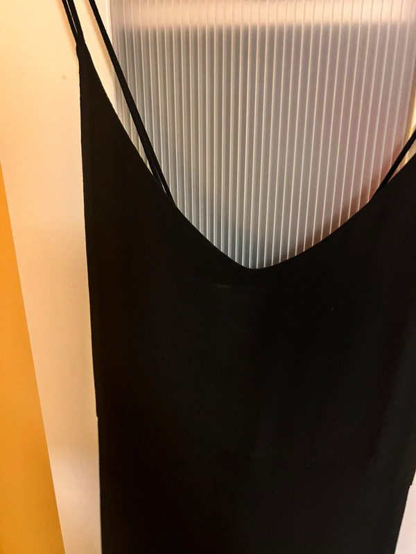 Vestido midi negro de Zara 2