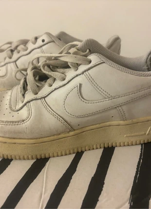 Nike Air force blanche, marque: Nike, état: Satisfaisant, taille: 38, 2,00 €, 2,80 € Protection acheteurs incluse