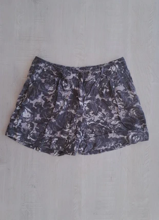 Short H&M fleuri gris - taille 36 - été, marque: H&M, état: Très bon état, taille: S / 36 / 8, 4,00 €, 4,90 € Protection acheteurs incluse