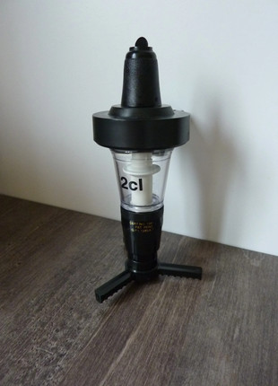 Schenktuit Non-Drip schenker 20 ml, brand: Non-drip, condizioni: Nuovo con cartellino, €5.00, €5.95 include la Protezione acquisti