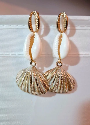 Boucles coquillages dorées, staat: Heel goed, € 5,90, € 6,90 inclusief Kopersbescherming