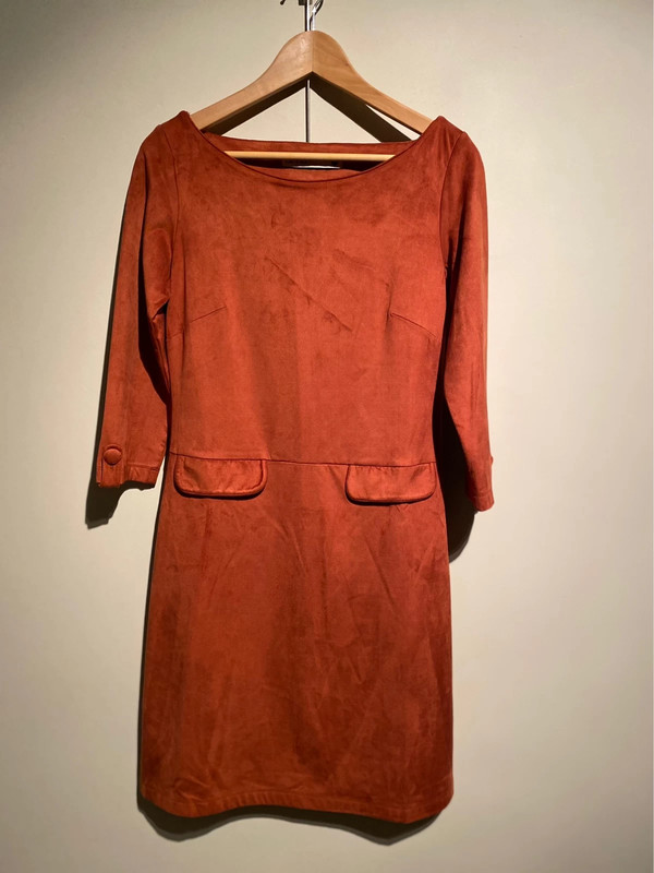 inspanning draai blouse Roestkleurig jurkje van Le Pep - Vinted