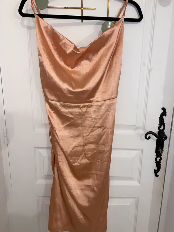 Robe en satin 4