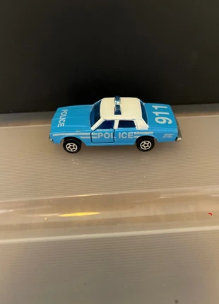 Chevrolet Impala Police majorette nr. 240 1/69  Gloednieuw vanwege inkrimpen verzameling, merk: Majorette, staat: Nieuw zonder prijskaartje, maat: Prematuur, tot 44 cm, € 4,99, € 5,94 inclusief Kopersbescherming