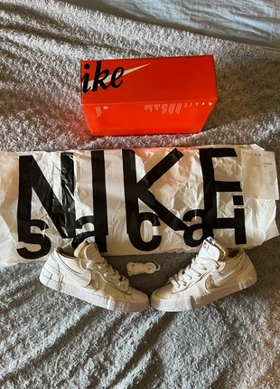 Nike blazer sacai low blanche taille 43, marque: Nike, état: Très bon état, taille: 43, 89,00 €, 94,15 € Protection acheteurs incluse
