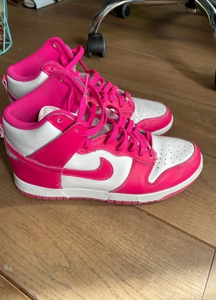 nike dunk high rose, marque: Nike, état: Très bon état, taille: 40, 90,00 €, 95,20 € Protection acheteurs incluse