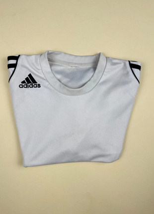 T-shirt Adidas blanc à 3 bandes noires style sport classique vintage streetwear logo brodé, marque: adidas, état: Très bon état, taille: XL, 10,00 €, 11,20 € Protection acheteurs incluse