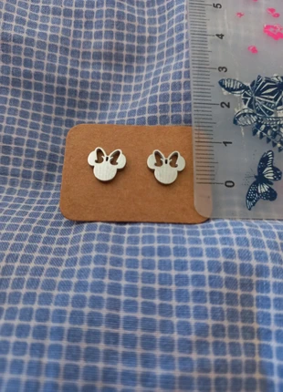 Boucle d'oreille Minnie, marque: Disney, état: Très bon état, 8,99 €, 10,14 € Protection acheteurs incluse