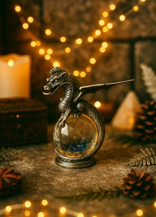 Figurine vintage (1991) Dragon gardien en étain sur cristal (Très bon état), marke: sans marque, zustand: Sehr gut, 14,00 €, 15,40 € inklusive Vinted-Käuferschutz
