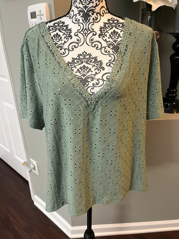 NWOT Shein size 3XL short sleeve top 1