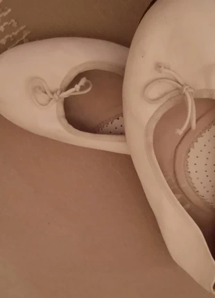 Manoletinas blancas de piel, marque: Confort, état: Très bon état, taille: 39, 2,50 €, 3,33 € Protection acheteurs incluse