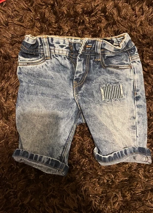 Short en jean , merk: TAO, staat: Heel goed, maat: 24-36 maanden / 92 cm, € 2,00, € 2,80 inclusief Kopersbescherming