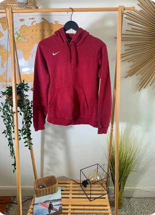 Sweat Nike rouge bordeaux à capuche avec poche centrale taille M, marque: Nike, état: Bon état, taille: M / 38 / 10, 12,00 €, 13,30 € Protection acheteurs (Pro) incluse