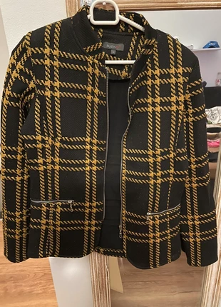 Korte jasje, merk: Suzi q, staat: Heel goed, maat: S / 36 / 8, € 12,00, € 13,30 inclusief Kopersbescherming