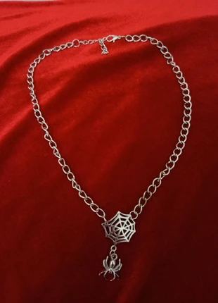 Collana ragnatela goth, état: Très bon état, 2,00 €, 2,80 € Protection acheteurs incluse