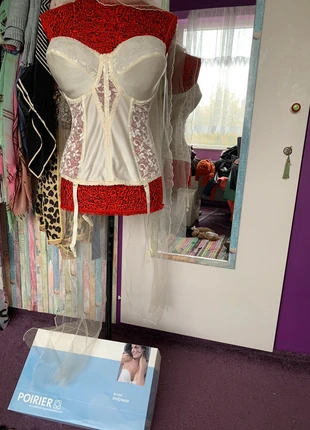 Ivory bridal corset Poirier 85 DD/E, merk: POIRIER, staat: Heel goed, maat: 85E, € 28,00, € 30,10 inclusief Kopersbescherming