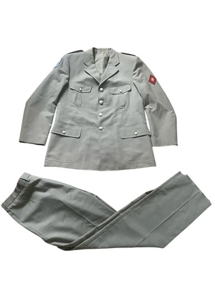 Veste uniforme militaire avec insigne vintage 2000s - 100% coton taille L, marque: Vintage, état: Très bon état, taille: L, 35,00 €, 37,45 € Protection acheteurs incluse