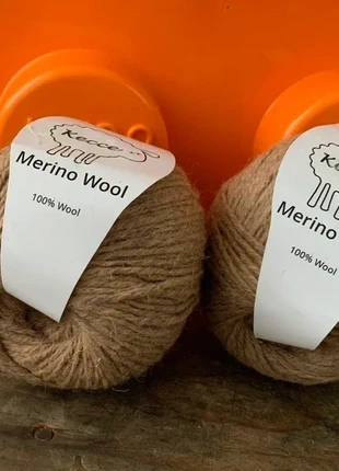 2 pelotes de 100gr Merino Wool, marque: Merino, état: Neuf sans étiquette, 12,00 €, 13,30 € Protection acheteurs incluse