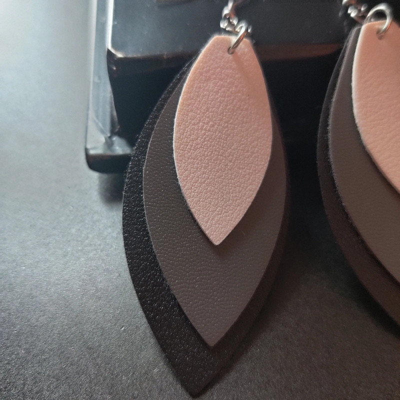 Petal leatherette earrings 2