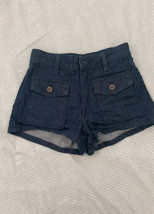 Mini-Short femme marque Stradivarius, marque: Stradivarius, état: Très bon état, taille: XS / 34 / 6, 5,00 €, 5,95 € Protection acheteurs incluse