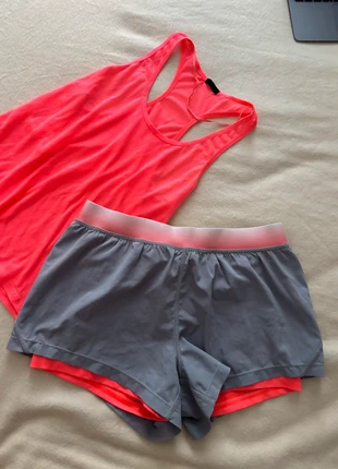 Completino sportivo Oysho, brand: Oysho, condizioni: Ottime, taglia: M / IT 42 / EU 38, €10.00, €11.20 include la Protezione acquisti