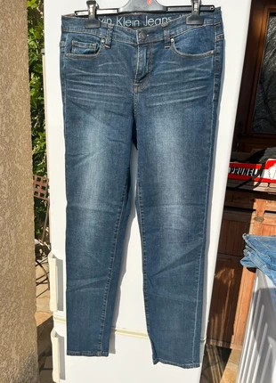 Jean skinny Calvin Klein femme bleu foncé , marque: Calvin Klein, état: Neuf sans étiquette, taille: L / 40 / 12, 14,00 €, 15,40 € Protection acheteurs incluse