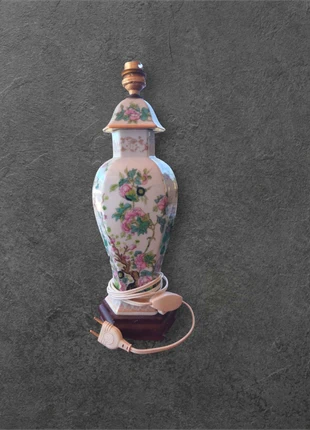 Faire offre. lampe en porcelaine style famille rose 35,5 cm – fonctionnelle, marque: Collection, état: Très bon état, 65,00 €, 68,95 € Protection acheteurs (Pro) incluse