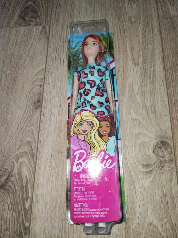 Poupée Barbie rousse avec des jouets robe bleue - Poupées de jeu