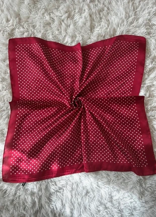 foulard pointillés rouge imitation de soie, merk: SOIE, staat: Nieuw met prijskaartje, € 8,00, € 9,10 inclusief Kopersbescherming