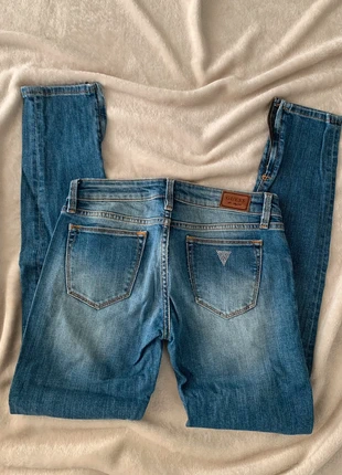 Jeans Guess original corte ajustado - Logo trasero con detalles brillantes / 25 / Eu 34, marque: GUESS, état: Très bon état, taille: XS / 34 / 6, 15,00 €, 16,45 € Protection acheteurs incluse