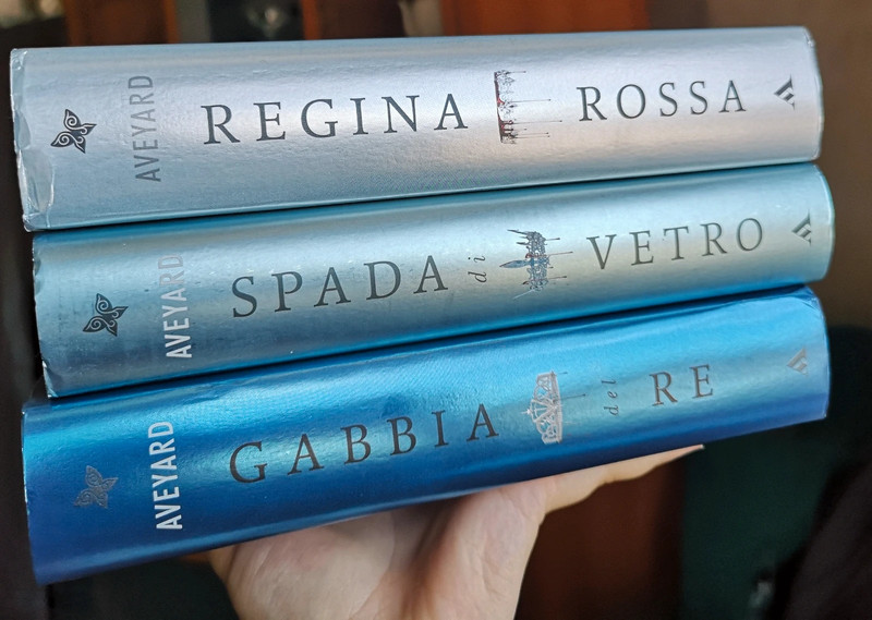 REGINA ROSSA, LA SAGA DI VICTORIA AVEYARD - Over There