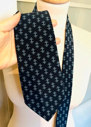 Cravatta in seta blu, brand: diony's, condizioni: Ottime, €5.00, €5.95 include la Protezione acquisti