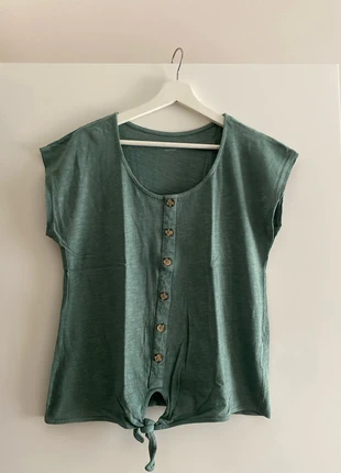 T shirt camaïeu L, marque: Camaïeu, état: Satisfaisant, taille: L / 40 / 12, 3,00 €, 3,85 € Protection acheteurs incluse