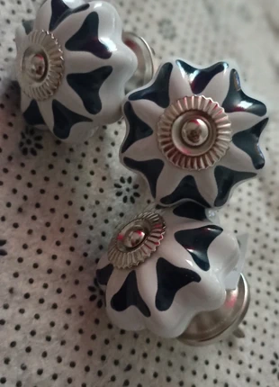 4 Boutons de porte, placard commode Bleu et blanc neuf, condizioni: Nuovo senza cartellino, €8.00, €9.10 include la Protezione acquisti