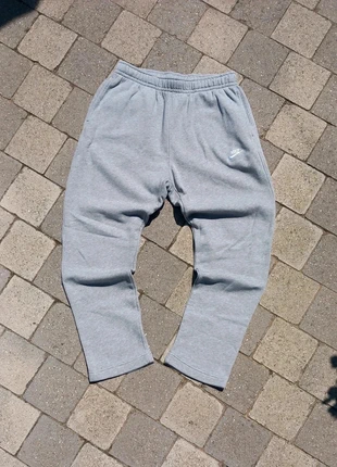 Jogging Nike Gris Baggy - taille L, marque: Nike, état: Neuf sans étiquette, taille: L, 30,00 €, 32,20 € Protection acheteurs incluse
