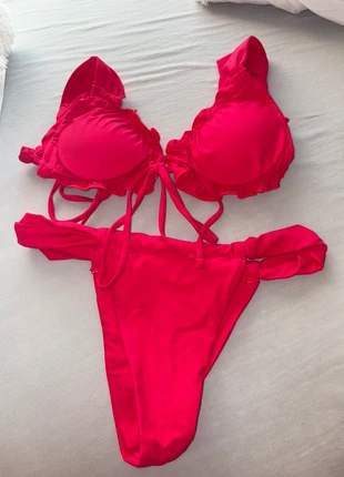 New rode bikini / ruffle / cute / bow, merk: geen merk, staat: Nieuw zonder prijskaartje, maat: S / 36 / 8, € 9,50, € 10,68 inclusief Kopersbescherming