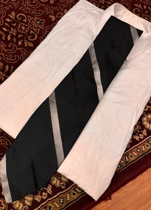 Cravate à rayures noir et blanche élégante, brand: Vintage Dressing, condition: Very good, €5.00, €5.95 includes Buyer Protection Pro