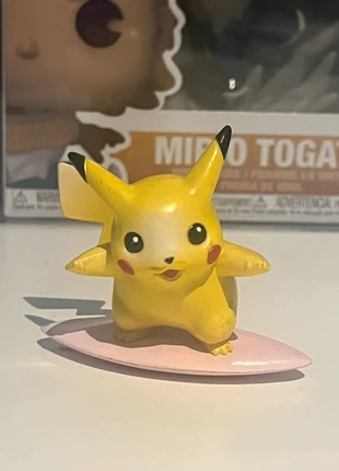 Pokemon Tomy Surfing Pikachu, brand: Takara Tomy, condizioni: Ottime, taglia: Taglia unica, €13.00, €14.35 include la Protezione acquisti