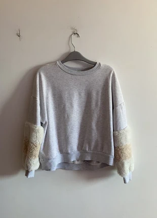 sudadera ancha y gris con pelo en las manga súper calentita, stradivarius , marque: Stradivarius, état: Très bon état, taille: L / 40 / 12, 5,00 €, 5,95 € Protection acheteurs incluse