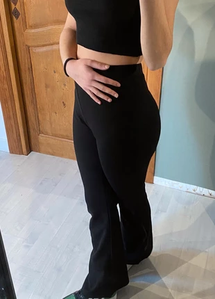 Pantalon patte d’eph Shein , marque: Shein, état: Bon état, taille: XS / 34 / 6, 6,00 €, 7,00 € Protection acheteurs incluse