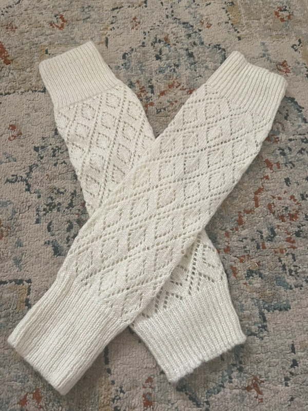 White leg warmers 4