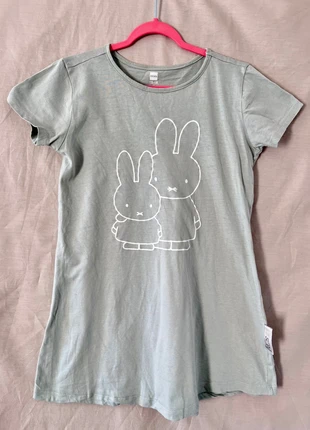 (12) Pyjama Miffy HEMA 122/128, merk: Nijntje, staat: Goed, maat: 7 jaar / 122 cm, € 2,45, € 3,27 inclusief Kopersbescherming