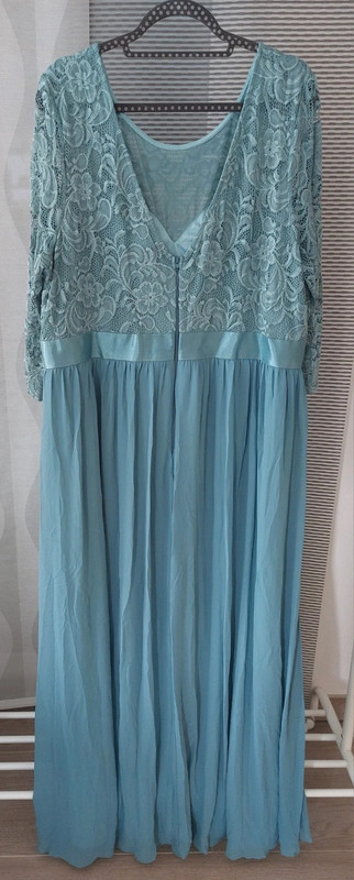 Langes Abendkleid mit Chiffon und Spitze 2