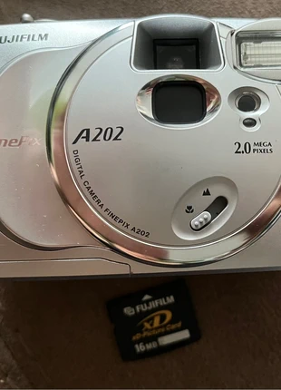VTG Fuji Film Fine Pix A202 2.0MP Compact Digital Camera Silver in working order Inc SD 16MB card, brand: FUJIFILM, condition: Good, £26.00, £28.00 includes Buyer Protection Pro