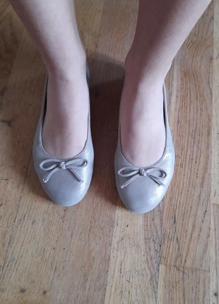 Ballerine doré en 33, marca: Unisa, estado: Bom, tamanho: 33, €5.00, €5.95 inclui Proteção do Comprador