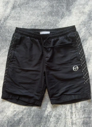 short sergio tacchini noir bandes latérales logo brodé taille s équivalent 38, marque: Sergio Tacchini, état: Très bon état, taille: S, 25,00 €, 26,95 € Protection acheteurs (Pro) incluse